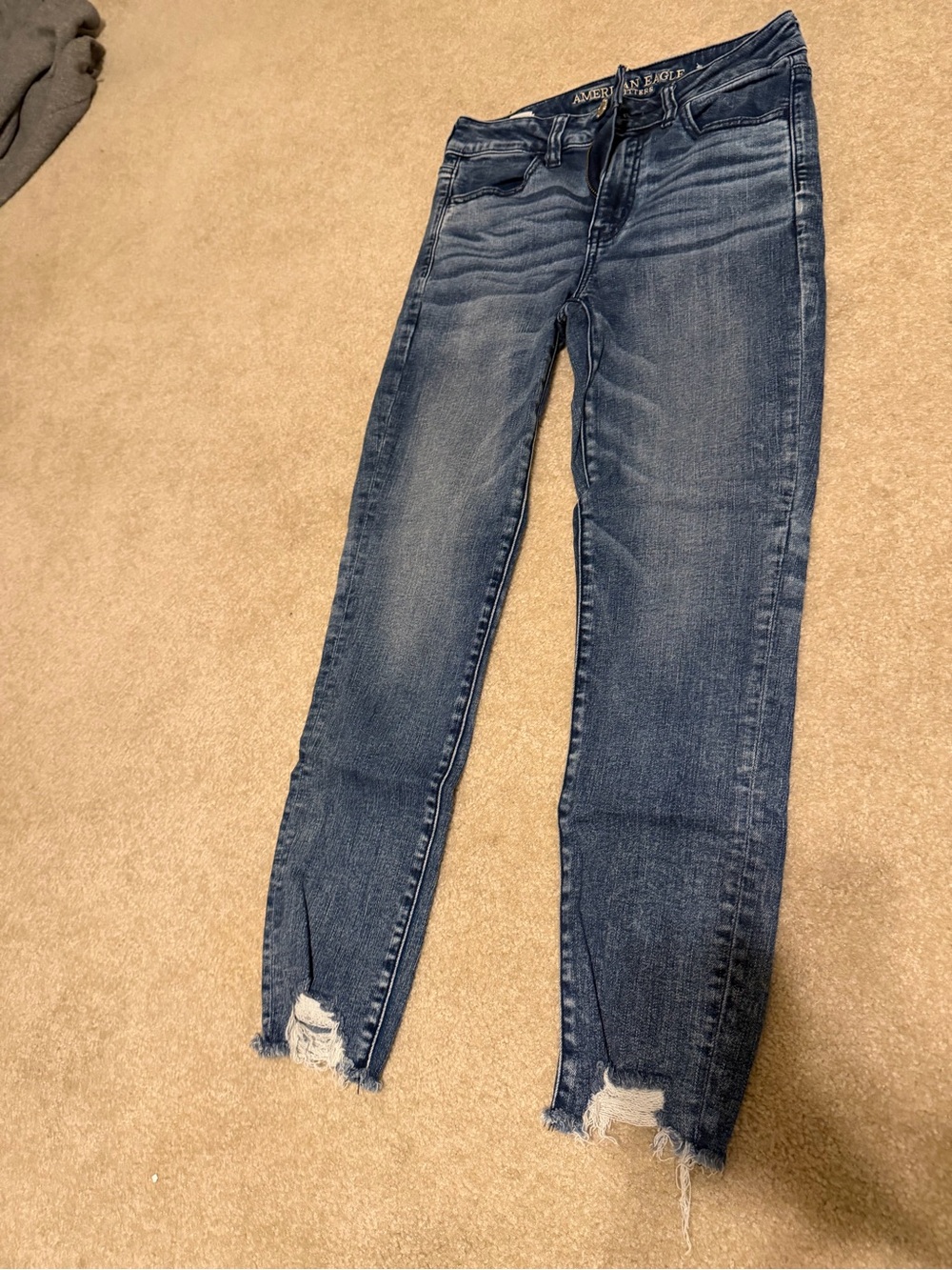 American Eagle Outfitters Women’s Dark Blue Distressed Skinny Jeans